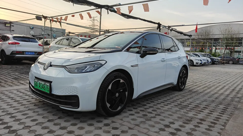 Volkswagen ID.3 Volkswagen ID.3 2022 Pure Smart Edition 2022 — photo 1, buy with delivery to Moscow