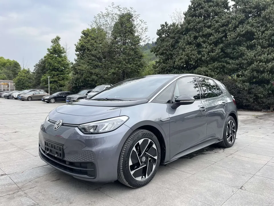 Volkswagen ID.3 Volkswagen ID.3 2023 Pure Smart Edition 2023 — photo 1, buy with delivery to Moscow