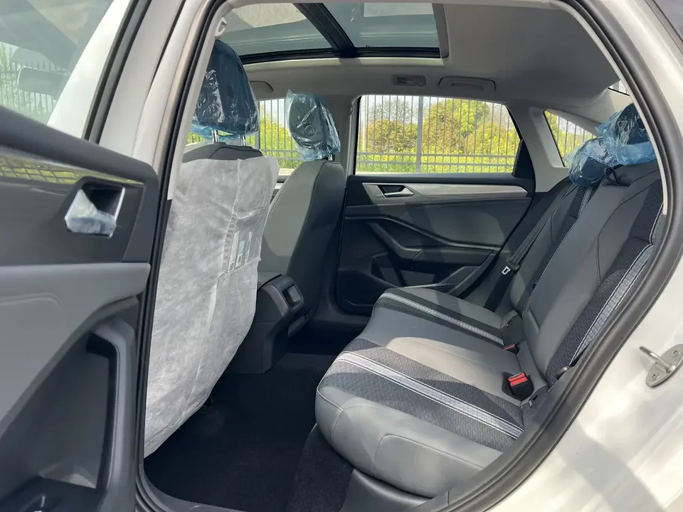 Volkswagen Sagitar Sagitar 2025 200TSI DSG Flying Edition 2026 — thumbnail 3