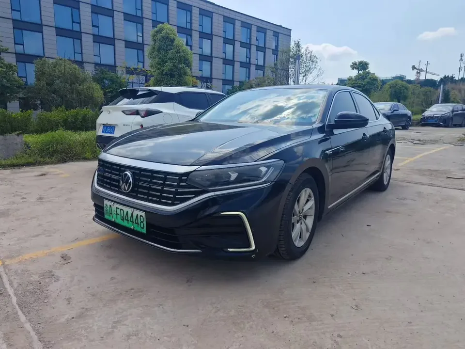 Volkswagen Passat PHEV Passat PHEV 2022 430PHEV Hybrid Business Edition 2022 — photo 1, buy with delivery to Moscow