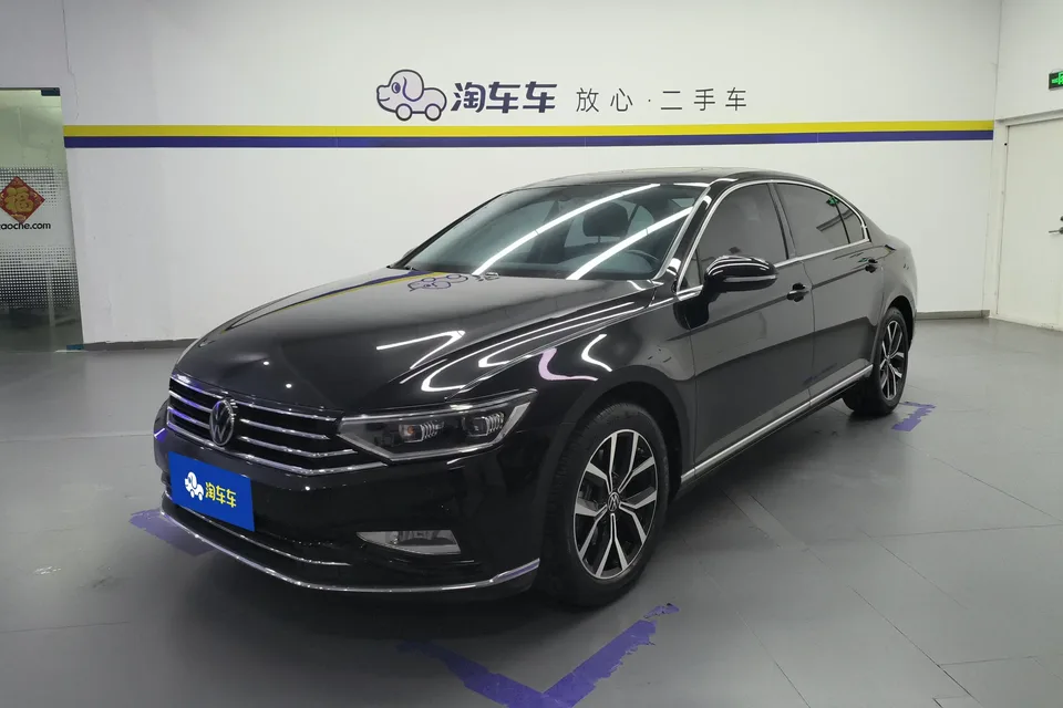 Volkswagen Magotan Magotan 2020 280TSI DSG Leading 2022 — photo 1, buy with delivery to Moscow