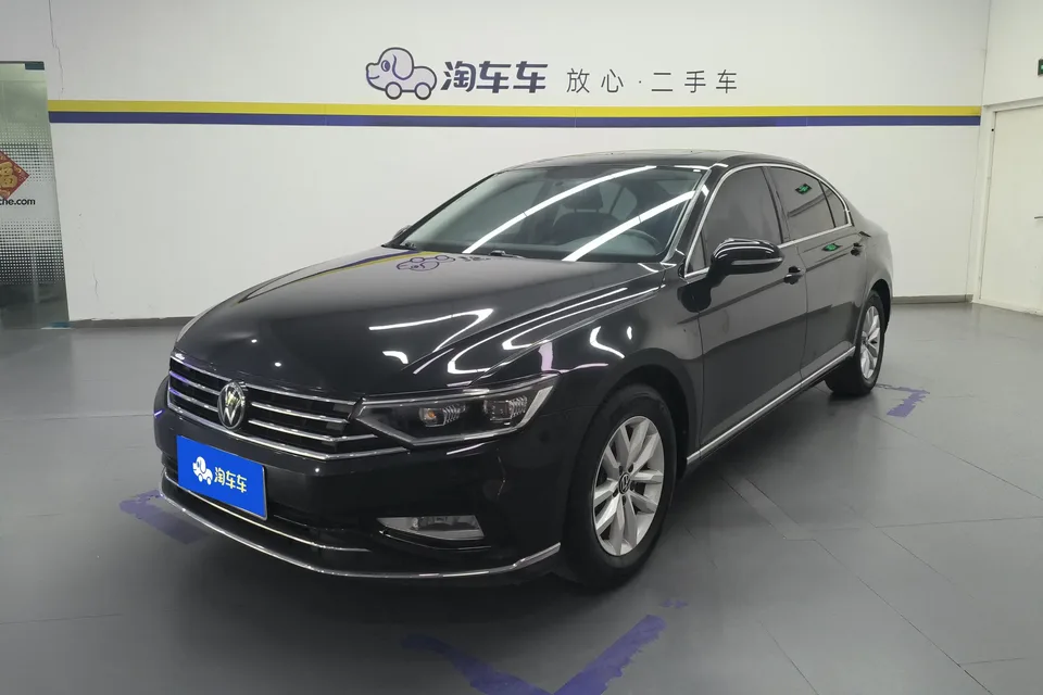 Volkswagen Magotan Magotan 2020 280TSI DSG Comfort 2022 — photo 1, buy with delivery to Moscow