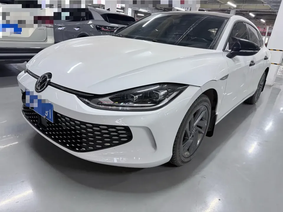 Volkswagen Lamando Lingdu 2023 Lingdu L 280TSI DSG Hot Edition 2024 — photo 1, buy with delivery to Moscow