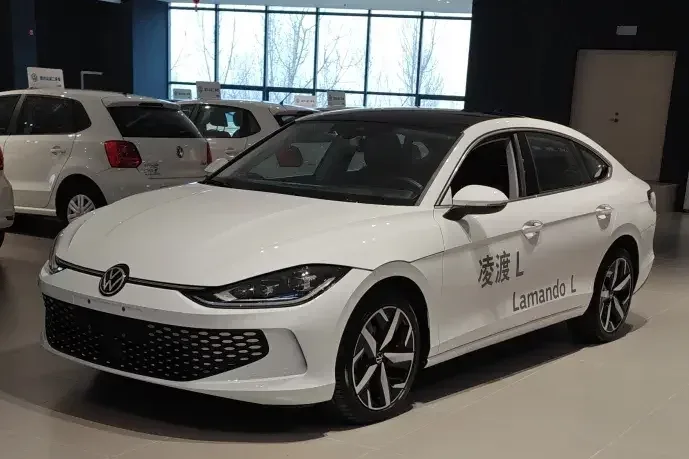 Volkswagen Lamando Lingdu 2024 Lingdu L 280TSI DSG Hot Edition 2024 — photo 1, buy with delivery to Moscow