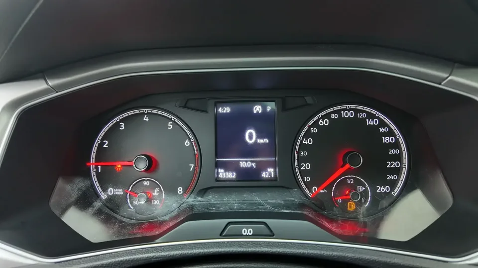 Volkswagen T-Roc TANG 2022 280TSI DSG 2WD Elite PLUS 2023 — миниатюра 3