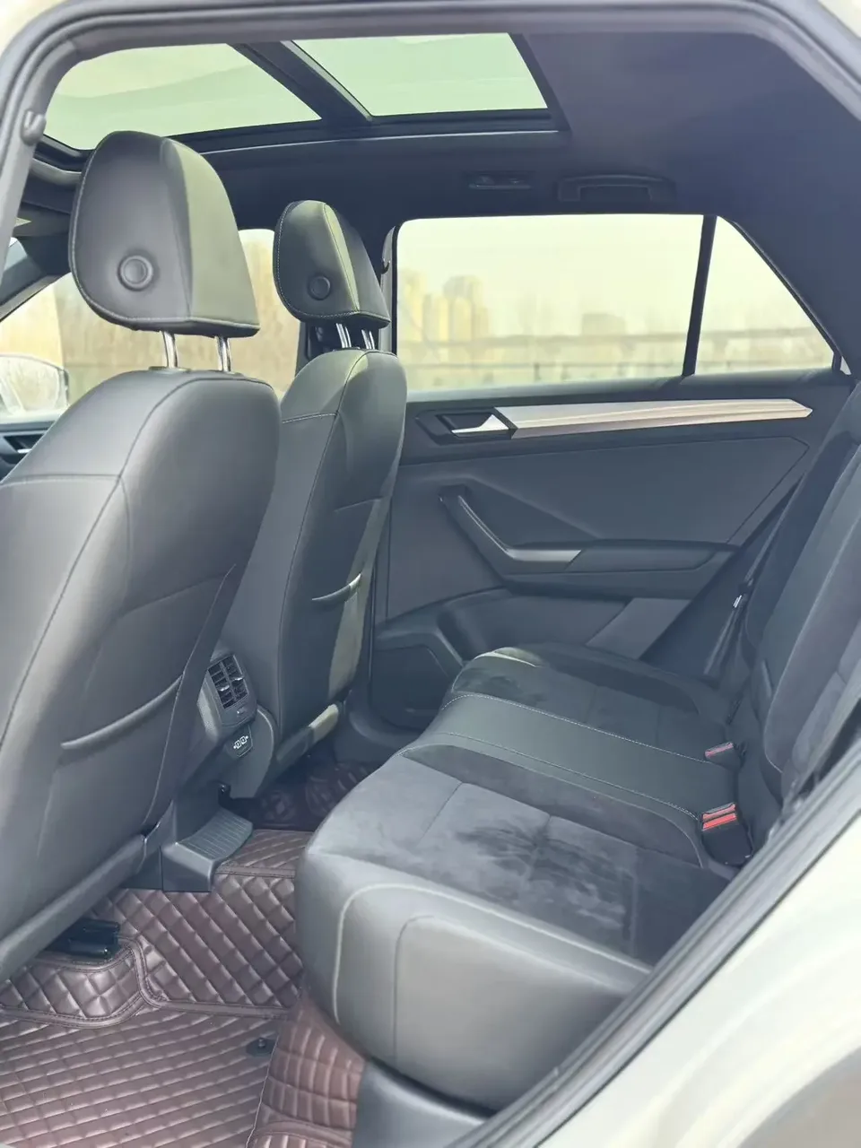 Volkswagen T-Roc TANG 2022 280TSI DSG 2WD R-Line Pro PLUS 2023 — thumbnail 3