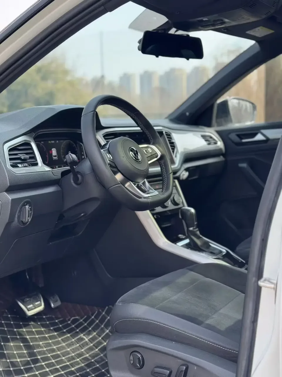 Volkswagen T-Roc TANG 2022 280TSI DSG 2WD R-Line Pro PLUS 2023 — thumbnail 5