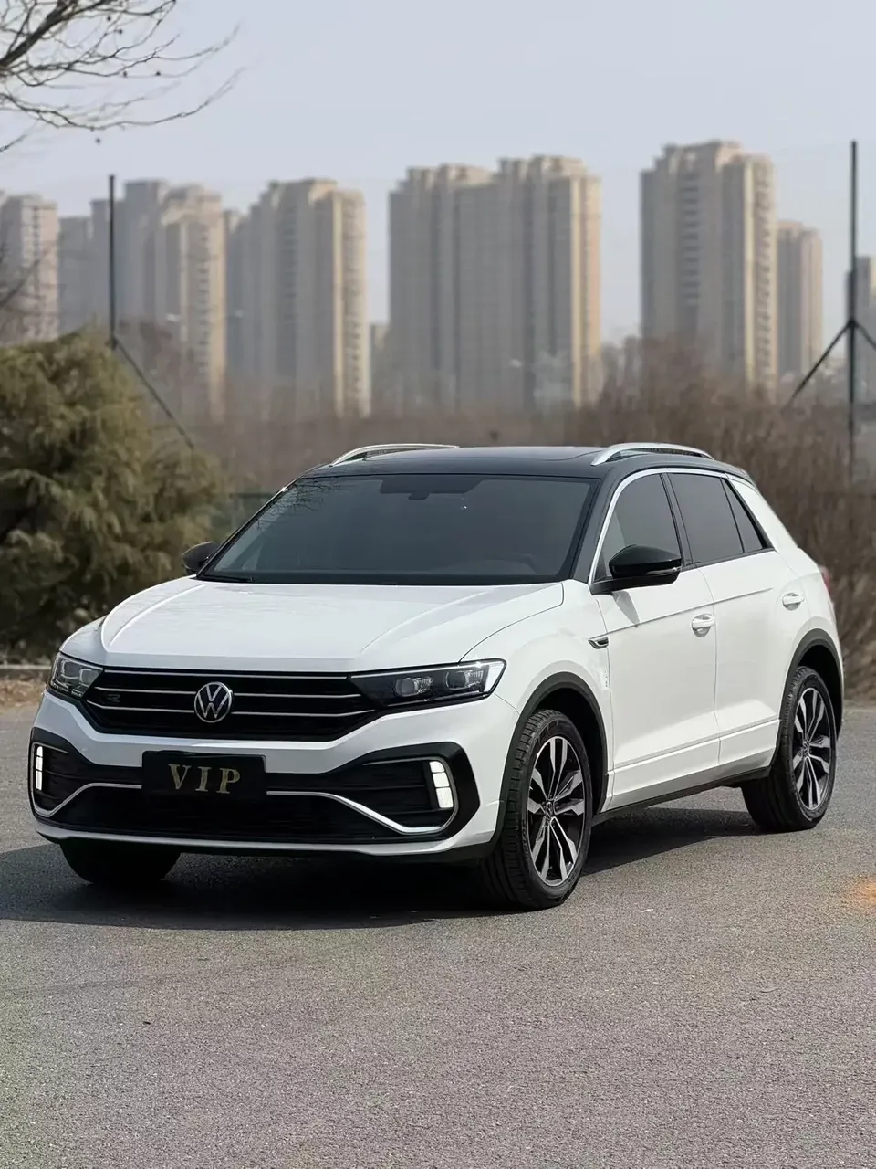 Volkswagen T-Roc TANG 2022 280TSI DSG 2WD R-Line Pro PLUS 2023 — photo 1, buy with delivery to Moscow