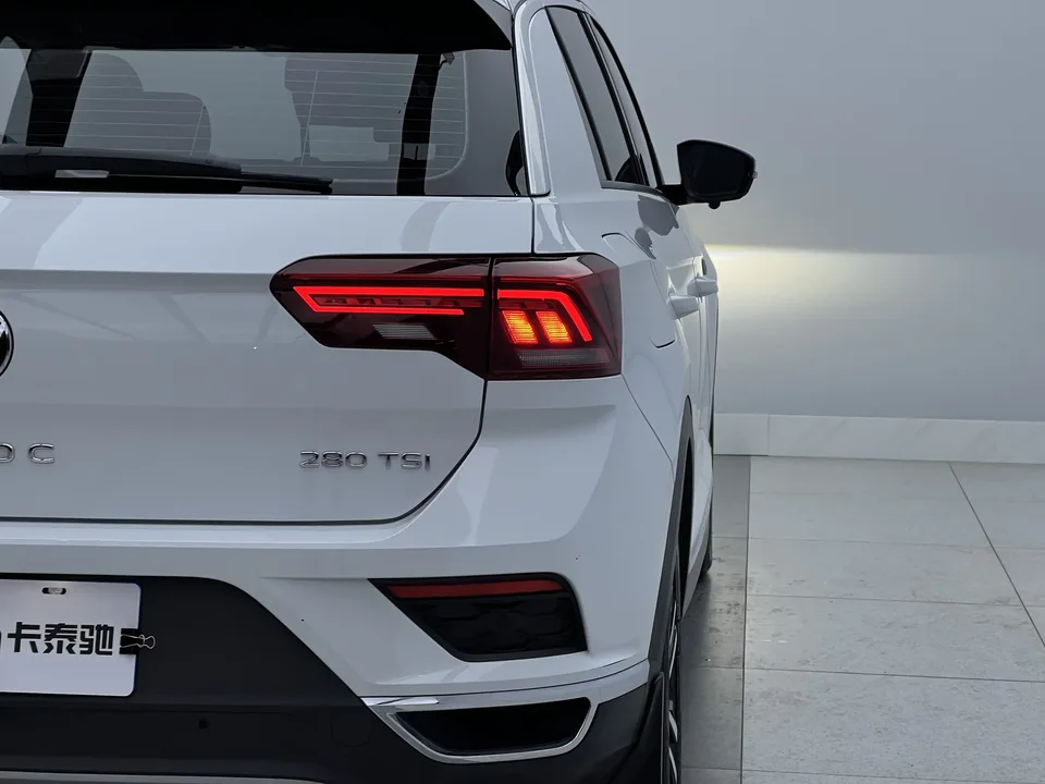 Volkswagen T-Roc TANG 2021 280TSI DSG 2WD Comfort Smart Edition 2022 — thumbnail 2