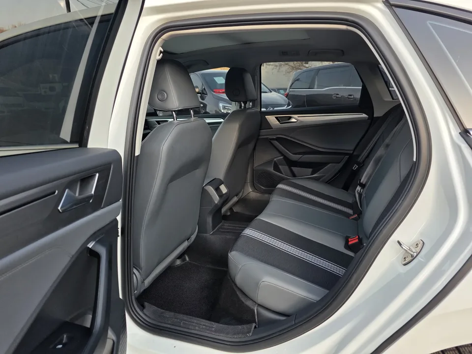 Volkswagen Sagitar Sagitar 2024 200TSI DSG Flying Edition 2024 — thumbnail 3