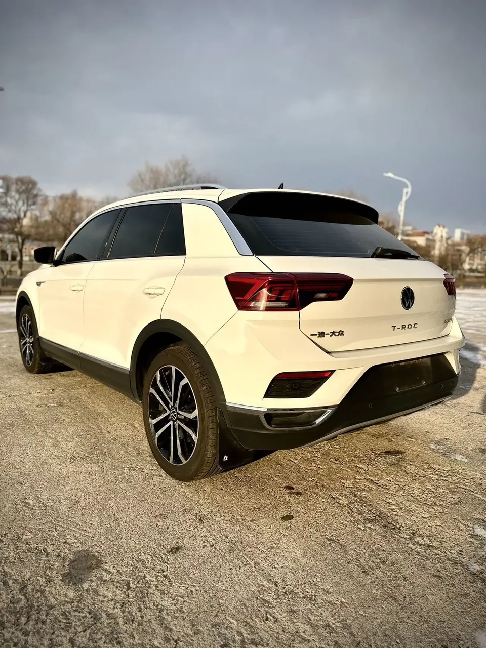 Volkswagen T-Roc TANG 2021 280TSI DSG 2WD Elite Smart Edition 2022 — миниатюра 2