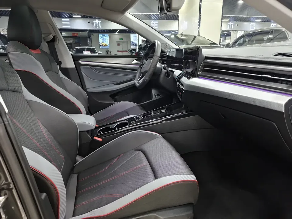 Volkswagen Lamando Lingdu 2024 Lingdu L 280TSI DSG Cool Edition 2024 — thumbnail 3