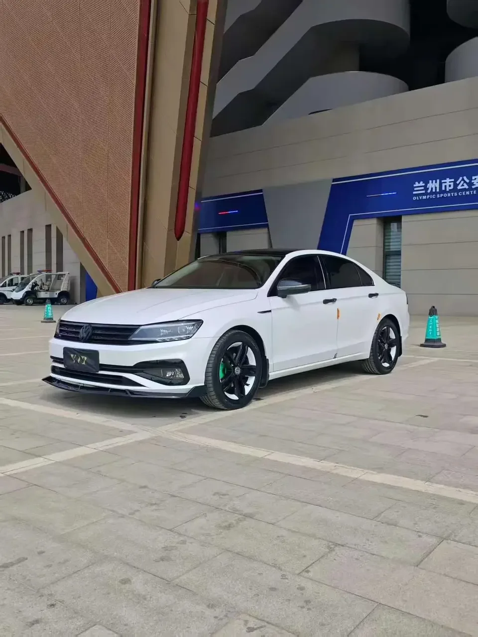 Volkswagen Lamando Lingdu 2021 280TSI DSG Comfort Edition 2022 — photo 1, buy with delivery to Moscow