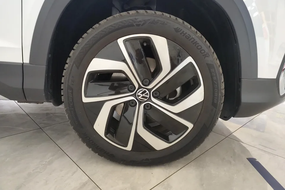Volkswagen Tharu tuyue 2024 300TSI 2WD Full Moon Edition 2025 — thumbnail 3