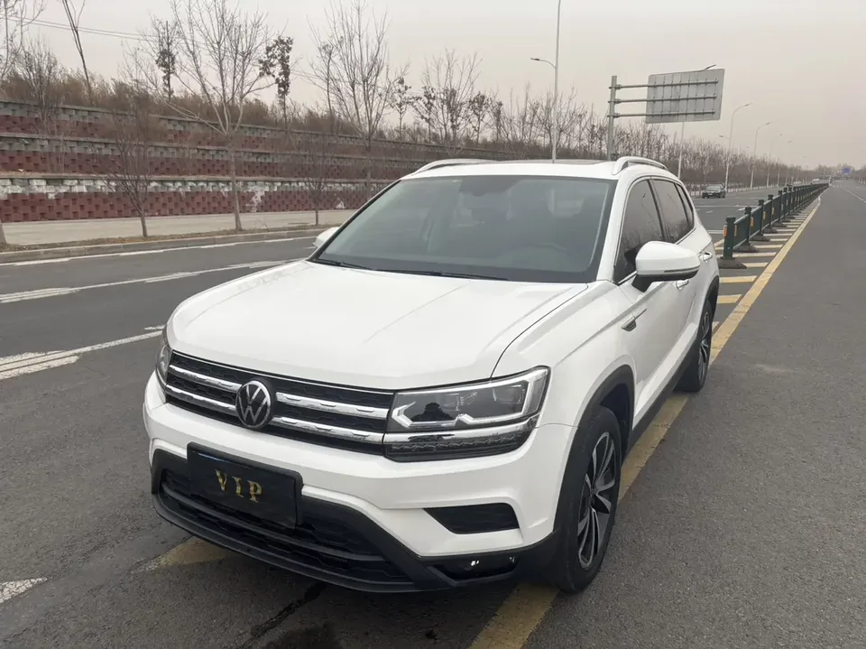 Volkswagen Tharu tuyue 2022 280TSI 2WD Deluxe Edition 2022 — photo 1, buy with delivery to Moscow