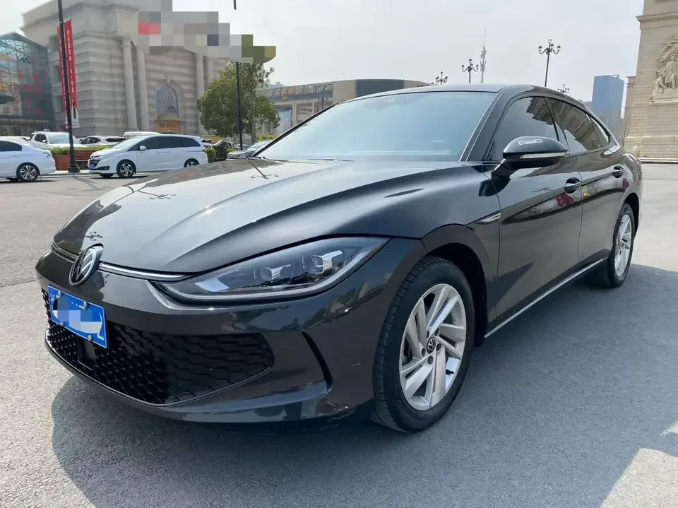 Volkswagen Lamando Lingdu 2023 Lingdu L 280TSI DSG Hot Edition 2024 — photo 1, buy with delivery to Moscow