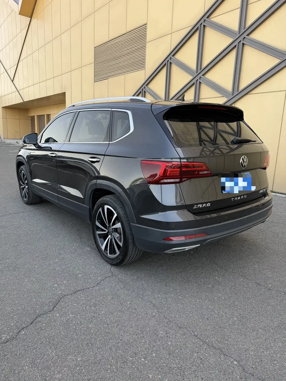 Volkswagen Tharu tuyue 2022 280TSI 2WD Deluxe Edition 2022 — thumbnail 2