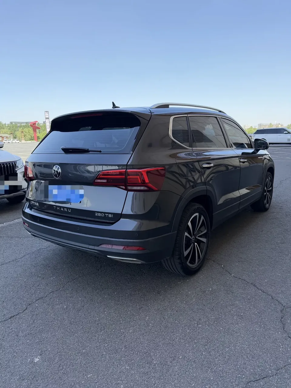 Volkswagen Tharu tuyue 2022 280TSI 2WD Deluxe Edition 2022 — thumbnail 3