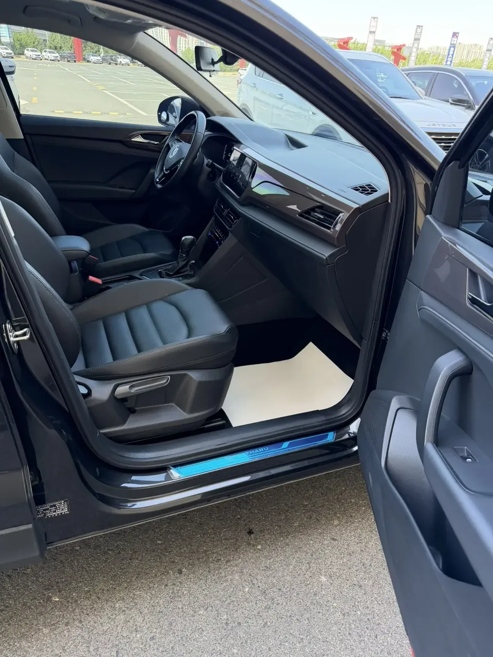 Volkswagen Tharu tuyue 2022 280TSI 2WD Deluxe Edition 2022 — thumbnail 4