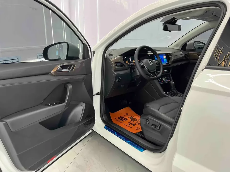 Volkswagen Tharu tuyue 2022 280TSI 2WD Deluxe Edition 2022 — thumbnail 5