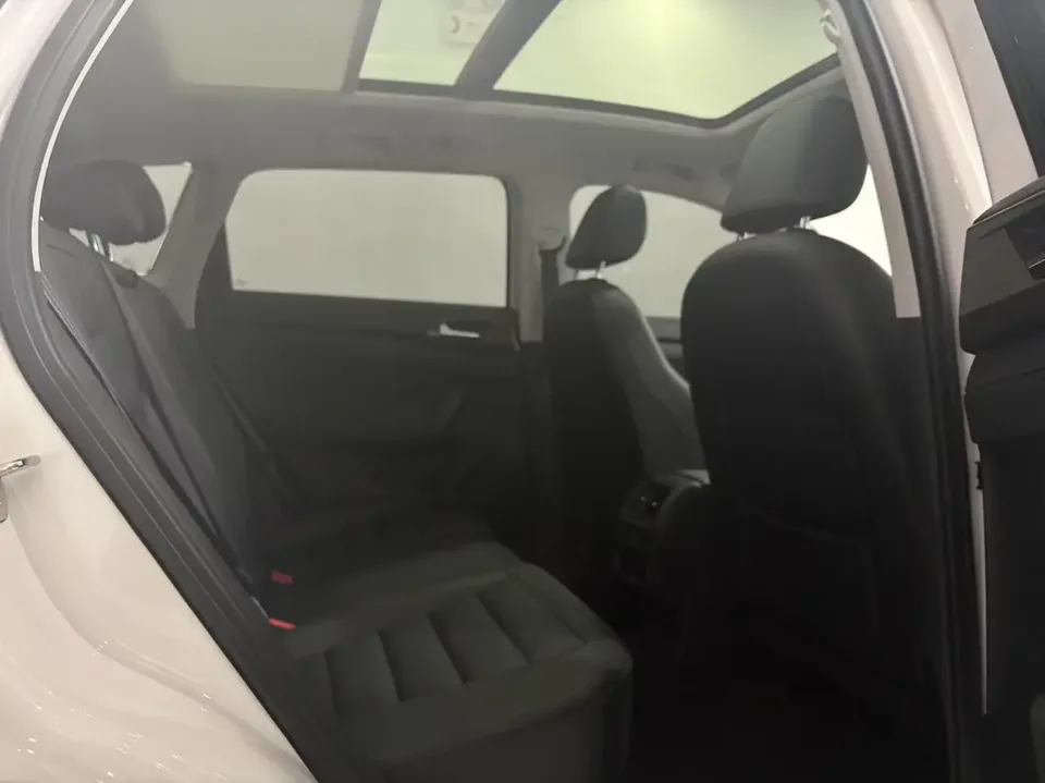 Volkswagen Tharu tuyue 2022 280TSI 2WD Deluxe Edition 2023 — thumbnail 5