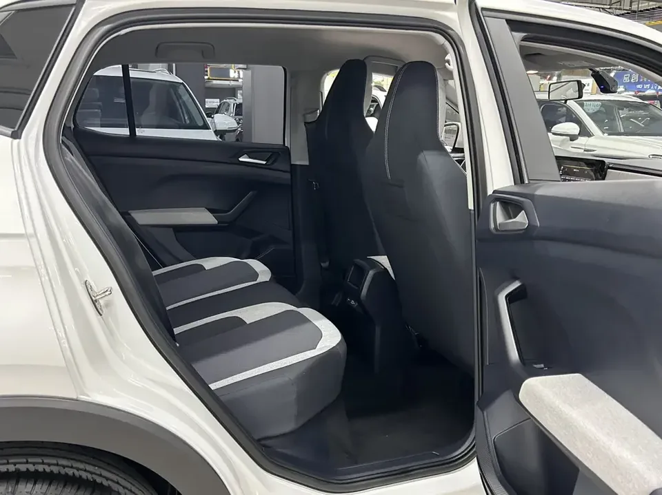 Volkswagen Tharu tuyue 2025 New 1.5L Ruijin Edition 2024 — thumbnail 4
