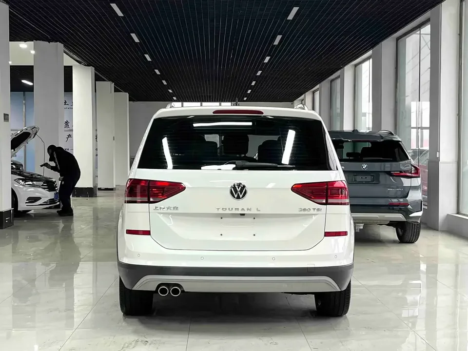 Volkswagen Touran L Touran L 2021 280TSI DSG 7-seater 2022 — thumbnail 2