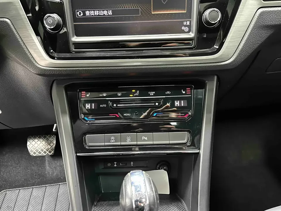 Volkswagen Touran L Touran L 2021 280TSI DSG 7-seater 2022 — thumbnail 3