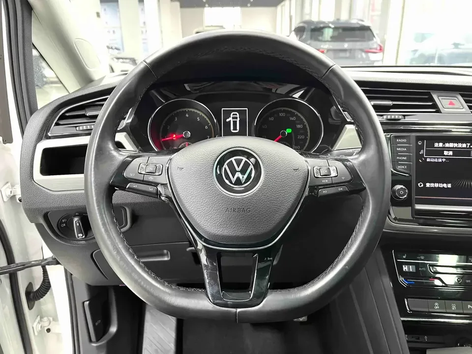 Volkswagen Touran L Touran L 2021 280TSI DSG 7-seater 2022 — thumbnail 4
