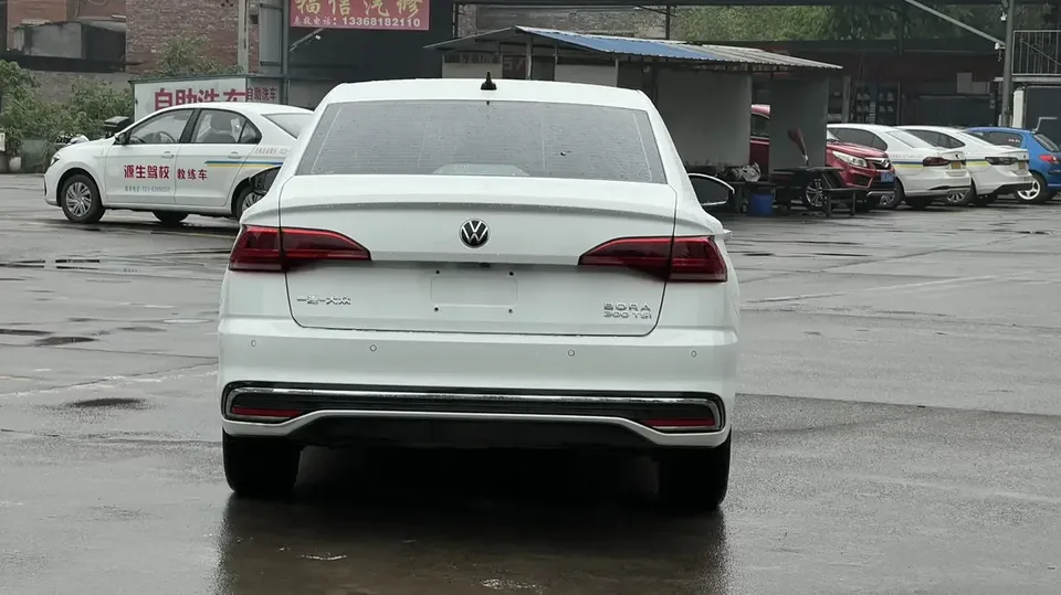Volkswagen Bora Bora 2023 200TSI DSG Intelligent Driving Edition 2024 — thumbnail 2