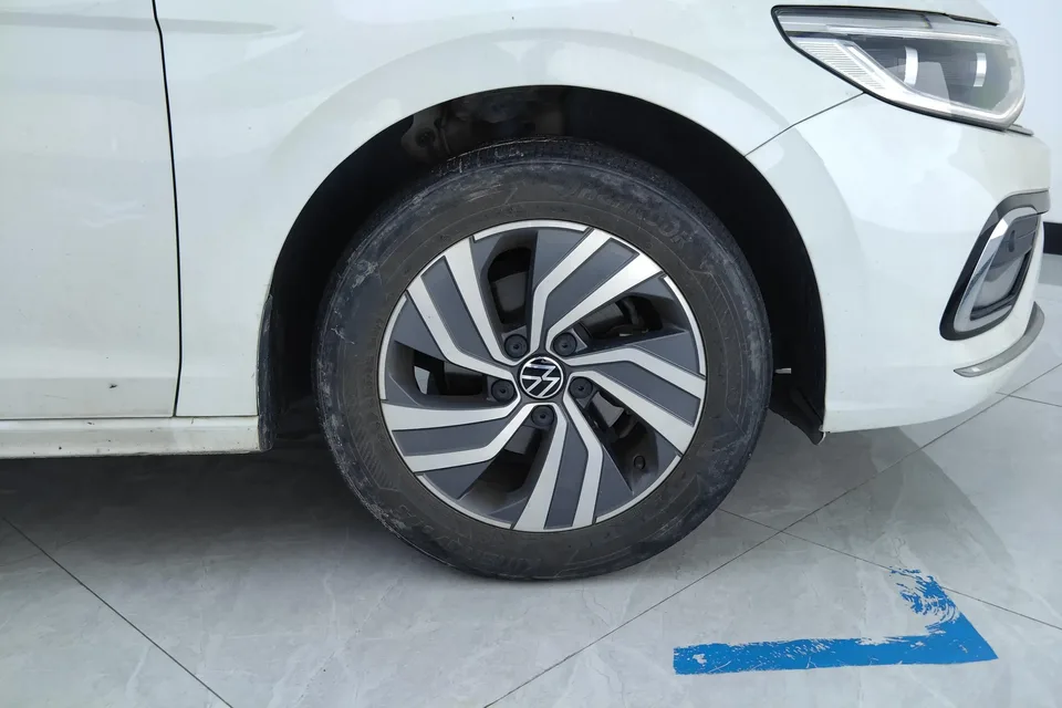 Volkswagen Bora Bora 2024 200TSI DSG Joy Edition 2024 — thumbnail 3