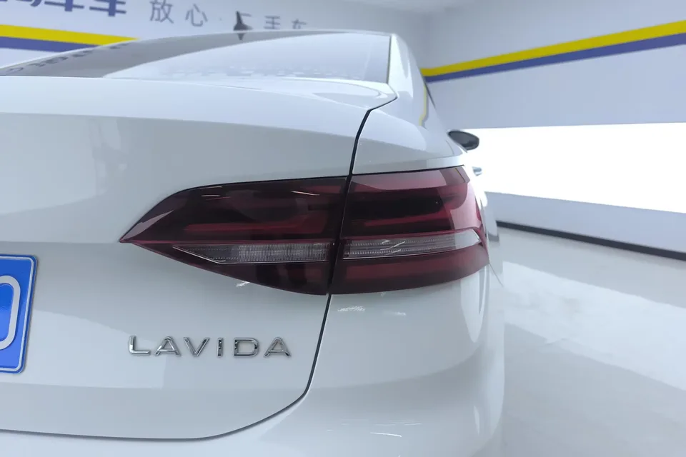 Volkswagen Lavida Lavida 2023 1.5L Automatic 5 Million Edition 2022 — thumbnail 2