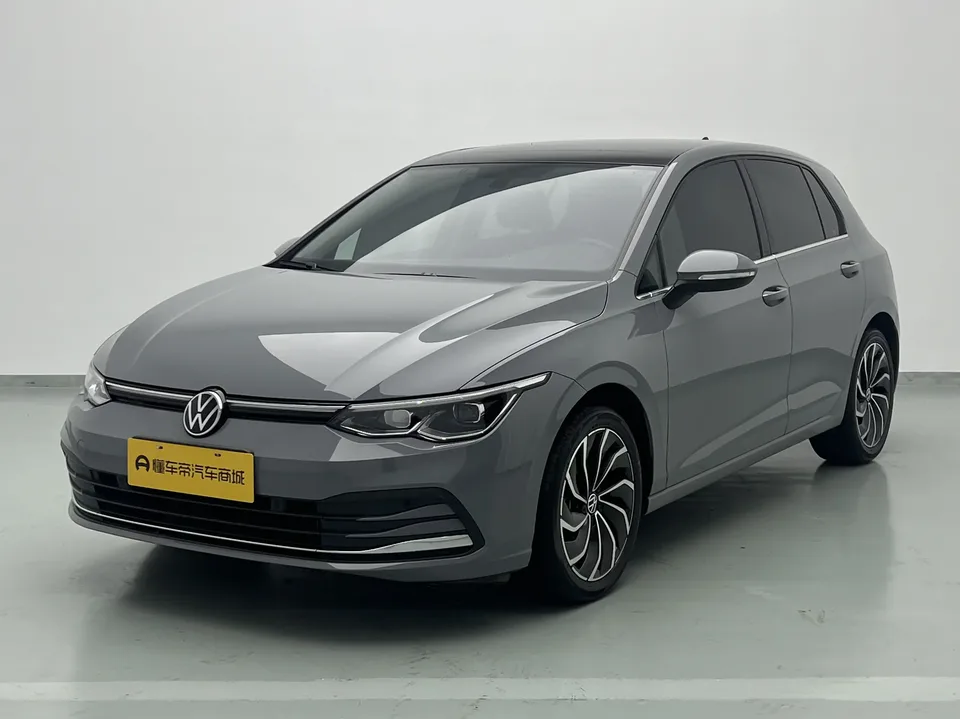 Volkswagen Golf golf 2023 280TSI DSG Pro 2023 — photo 1, buy with delivery to Moscow