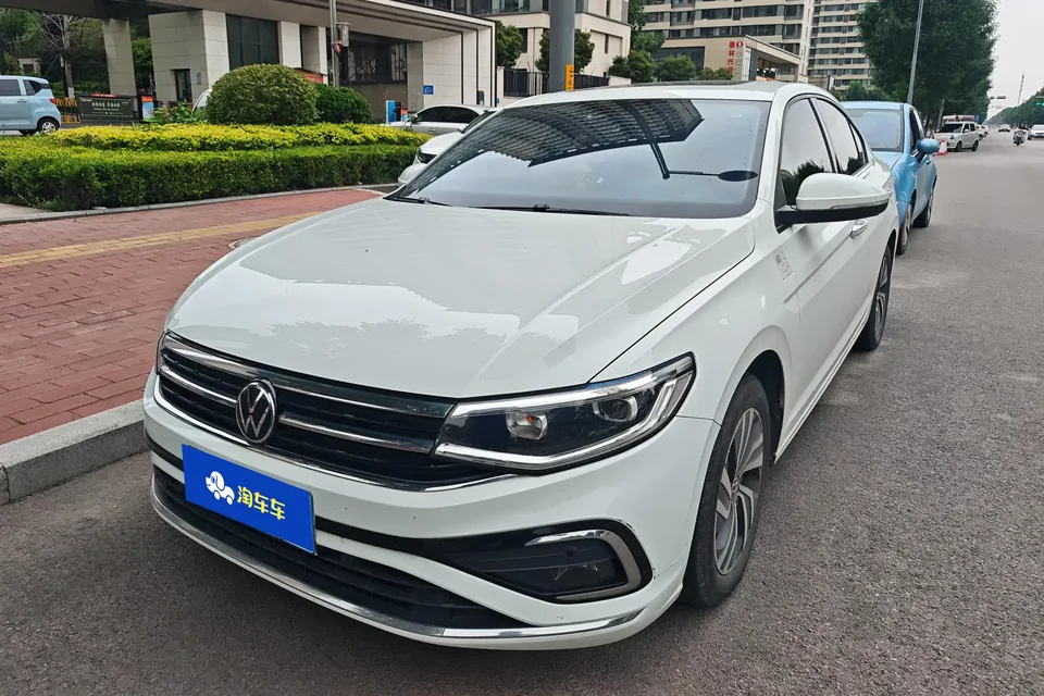 Volkswagen Bora Bora 2023 200TSI DSG Intelligent Driving Edition 2022 — photo 1, buy with delivery to Moscow