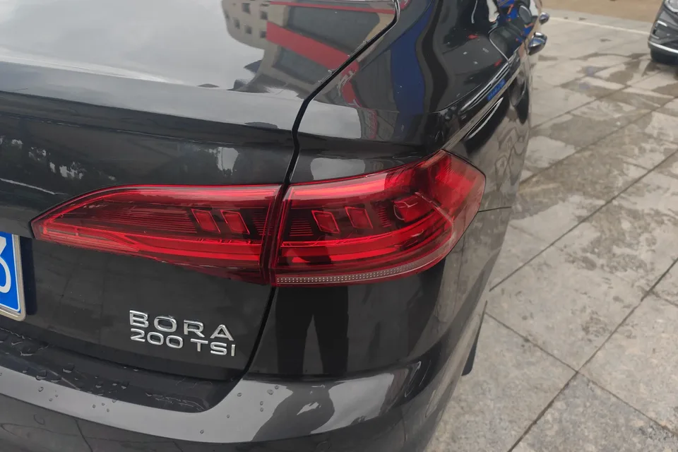 Volkswagen Bora Bora 2023 200TSI DSG Joy Travel PRO Edition 2023 — thumbnail 2