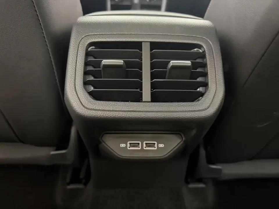 Volkswagen Bora Bora 2026 200TSI DSG Joyride Navigation Edition 2026 — миниатюра 3