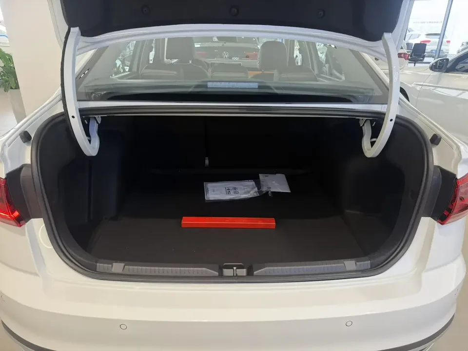 Volkswagen Bora Bora 2026 200TSI DSG Joyride Navigation Edition 2026 — миниатюра 5