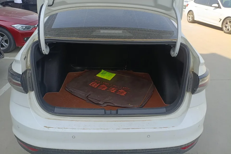 Volkswagen Lavida Lavida 2023 New 1.5L Automatic New Elegant Edition 2024 — миниатюра 5