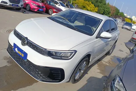 Volkswagen Lavida 2024 купить в Москве