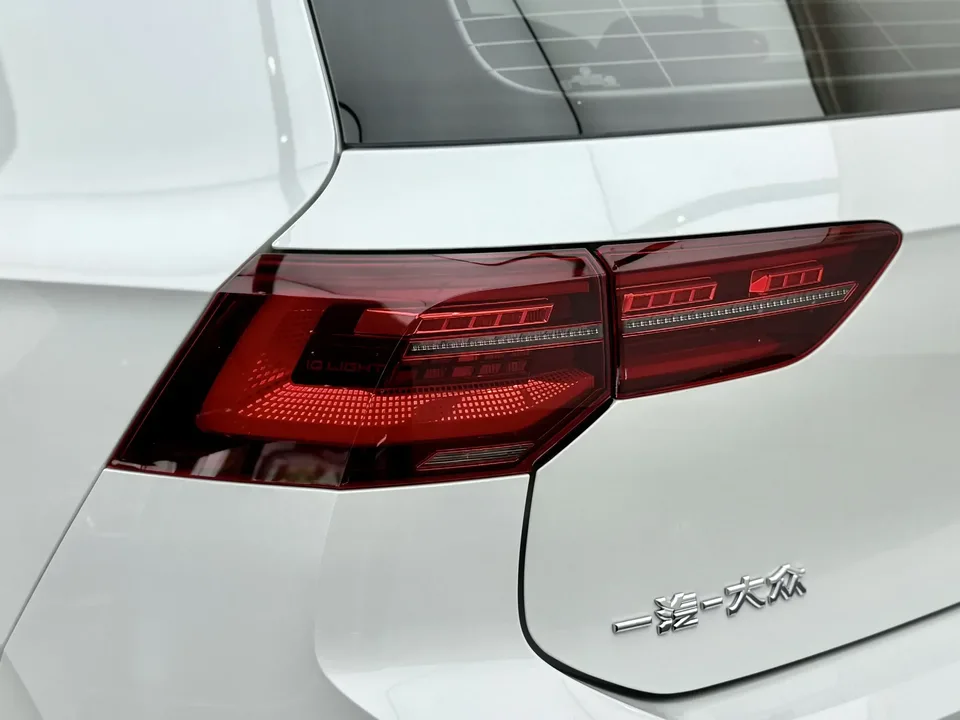 Volkswagen Golf golf 2023 280TSI DSG R-Line facelift 2023 — thumbnail 4