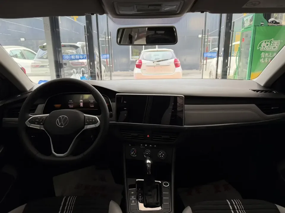 Volkswagen Bora Bora 2024 200TSI DSG Free Travel Edition 2024 — thumbnail 3