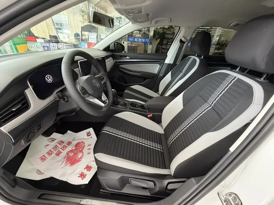 Volkswagen Bora Bora 2024 200TSI DSG Free Travel Edition 2024 — thumbnail 4