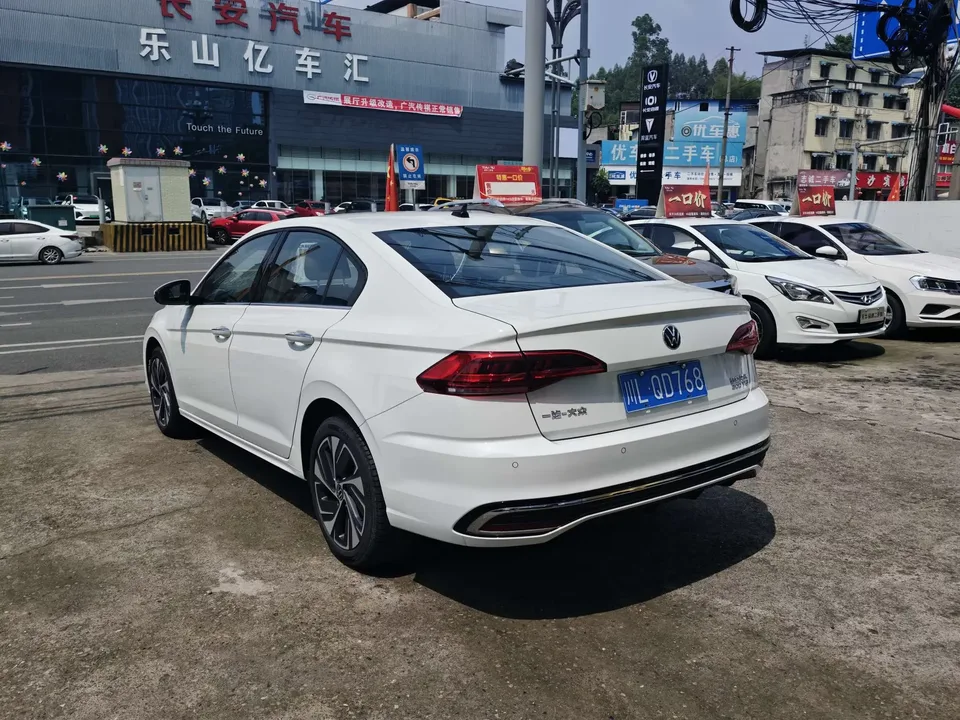 Volkswagen Bora Bora 2025 200TSI DSG Joy Travel PRO Edition 2024 — thumbnail 4