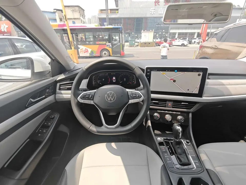 Volkswagen Bora Bora 2025 200TSI DSG Joy Travel PRO Edition 2024 — thumbnail 5