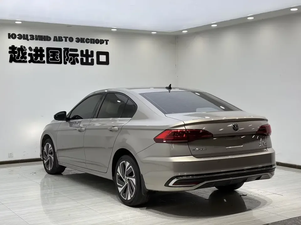 Volkswagen Bora Bora 2023 200TSI DSG Joy Travel PRO Edition 2023 — thumbnail 4