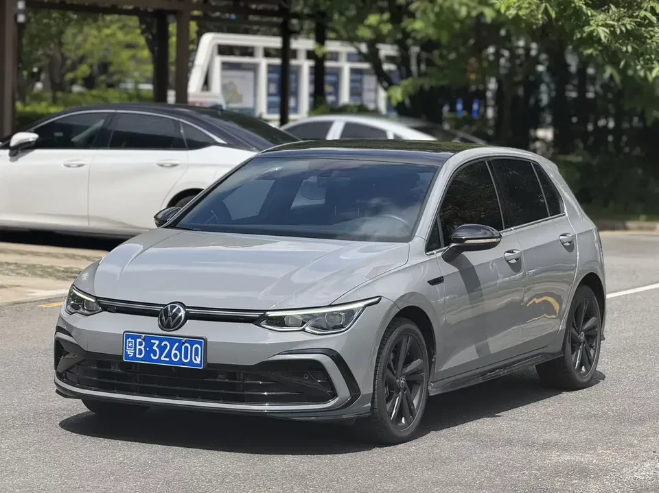 Volkswagen Golf golf 2023 280TSI DSG R-Line Lite 2024 — photo 1, buy with delivery to Moscow
