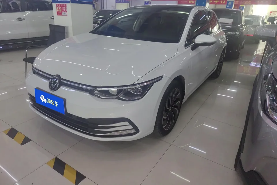 Volkswagen Golf golf 2021 280TSI DSG Pro 2023 — photo 1, buy with delivery to Moscow