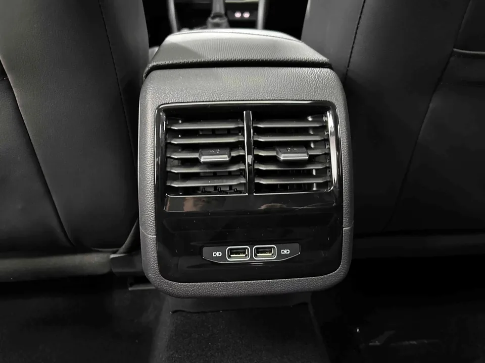 Volkswagen Sagitar Sagitar 2023 280TSI DSG Transcendence Lite 2022 — thumbnail 4