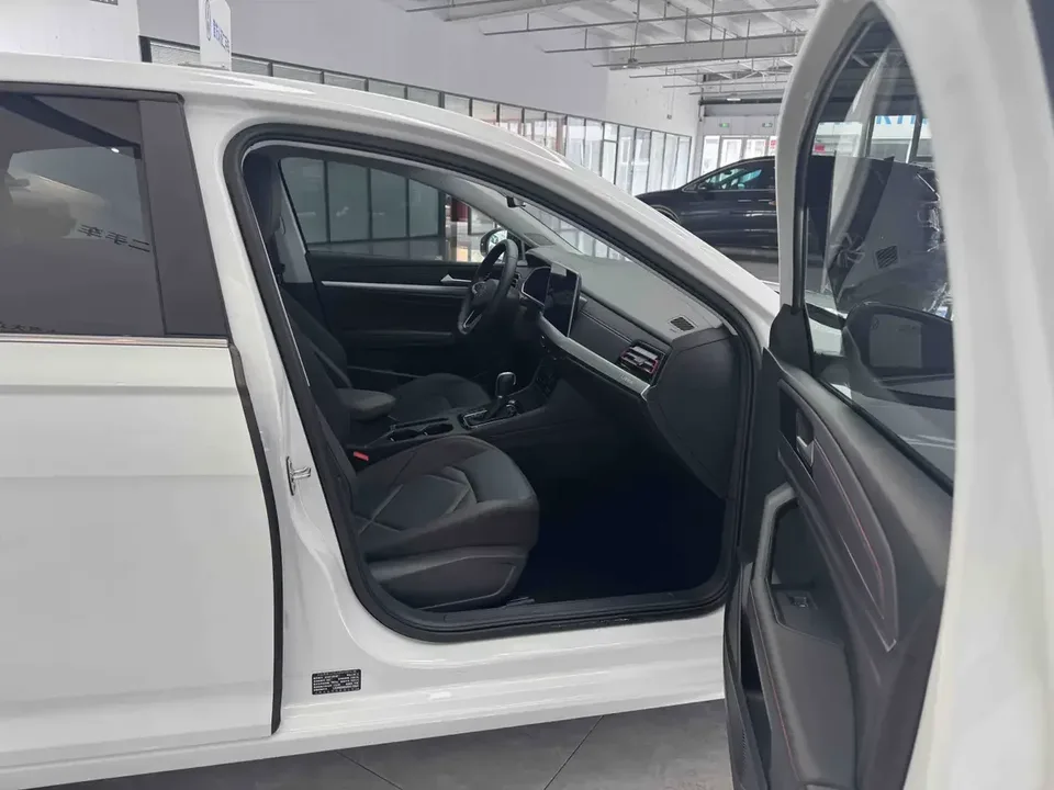Volkswagen Lavida Lavida 2024 300TSI DSG Starry Sky Leading Edition 2024 — thumbnail 4