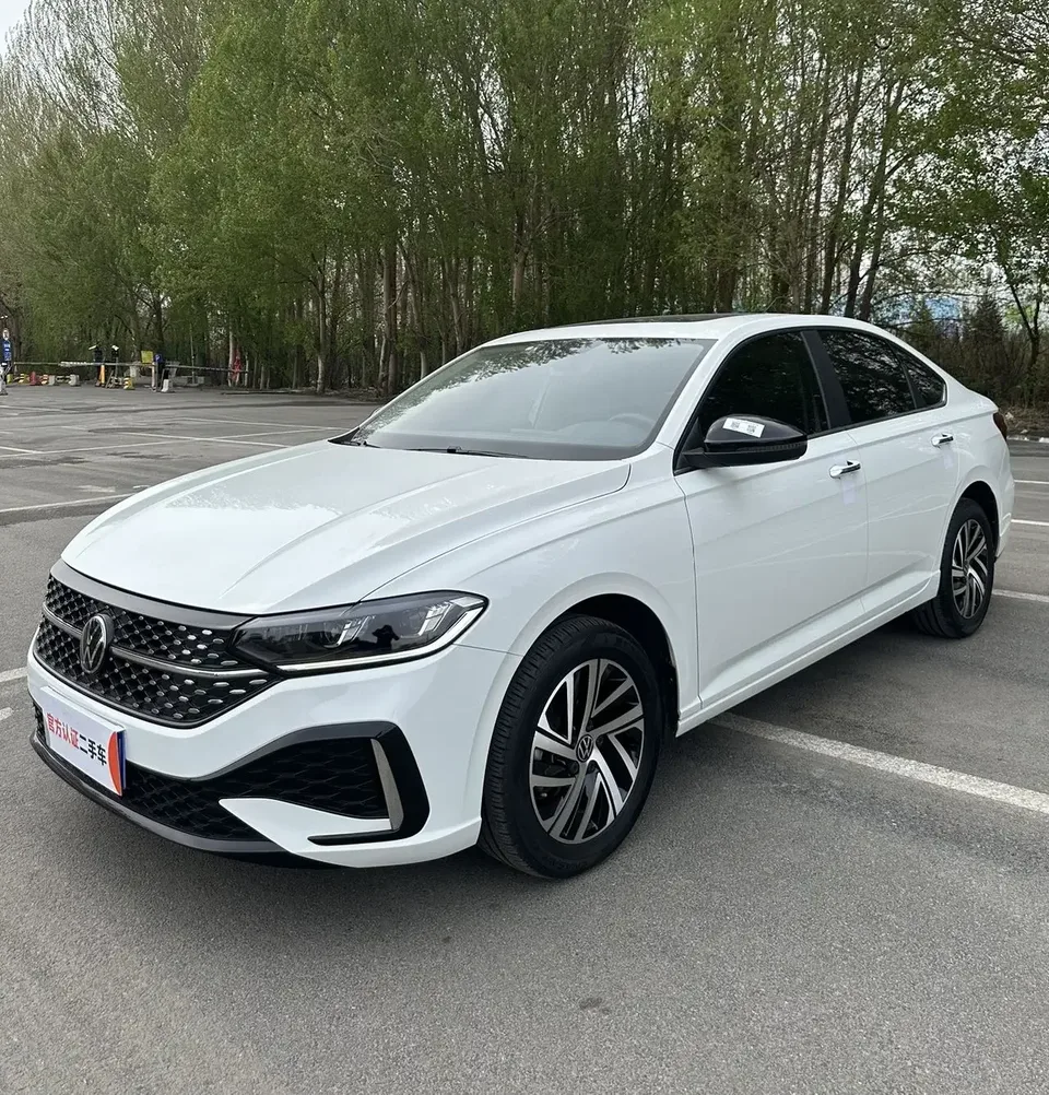 Volkswagen Lavida Lavida 2023 280TSI DSG Starry Sky Edition 2022 — photo 1, buy with delivery to Moscow